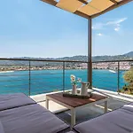 Pasithea Retreat *
