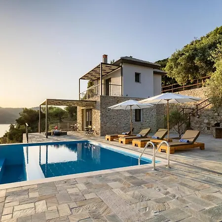 Pasithea Retreat Villa