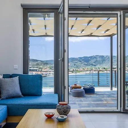 Pasithea Retreat - Privacy & Harbor Views