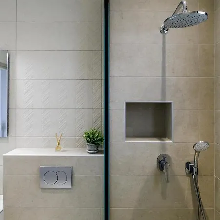 Pasithea Retreat - Privacy & Harbor Views *