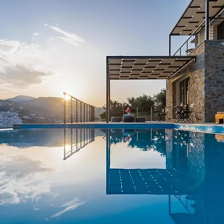 Pasithea Retreat - Privacy & Harbor Views *