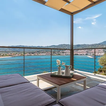 Pasithea Retreat - Privacy & Harbor Views *
