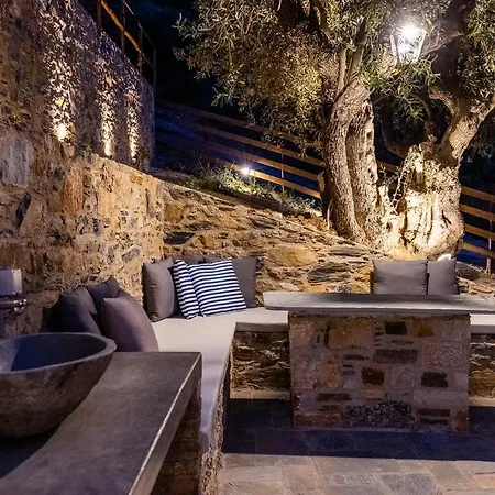 Pasithea Retreat - Privacy & Harbor Views